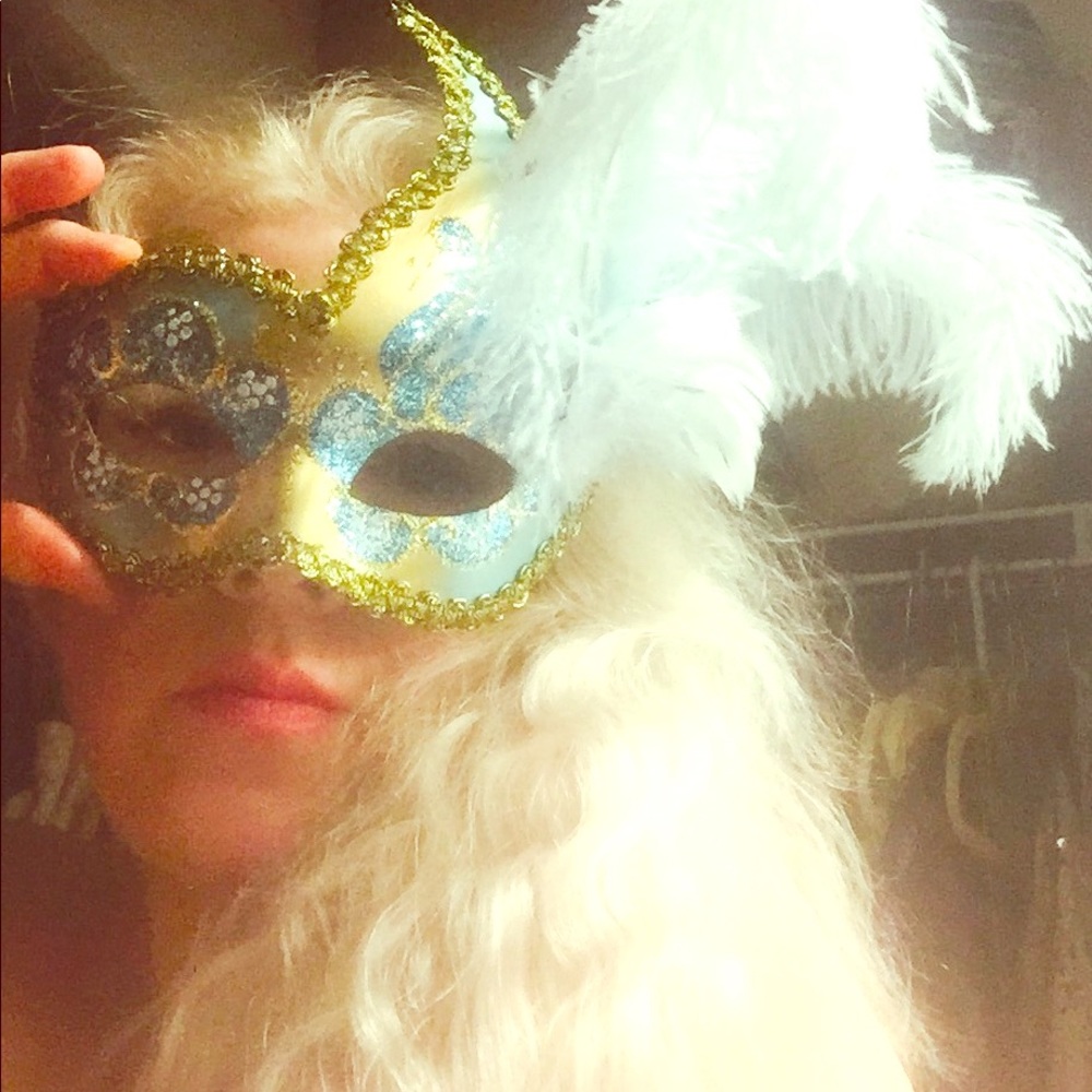 Meet your Posher, Roslyn